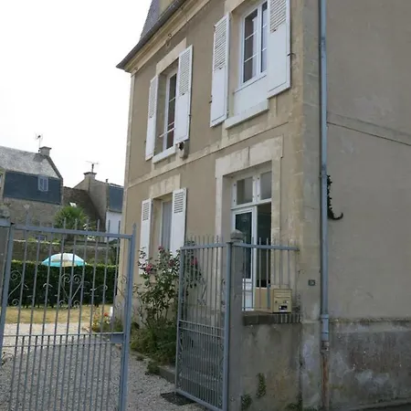 34 Rue Herve Leguillon * Bernières-sur-Mer